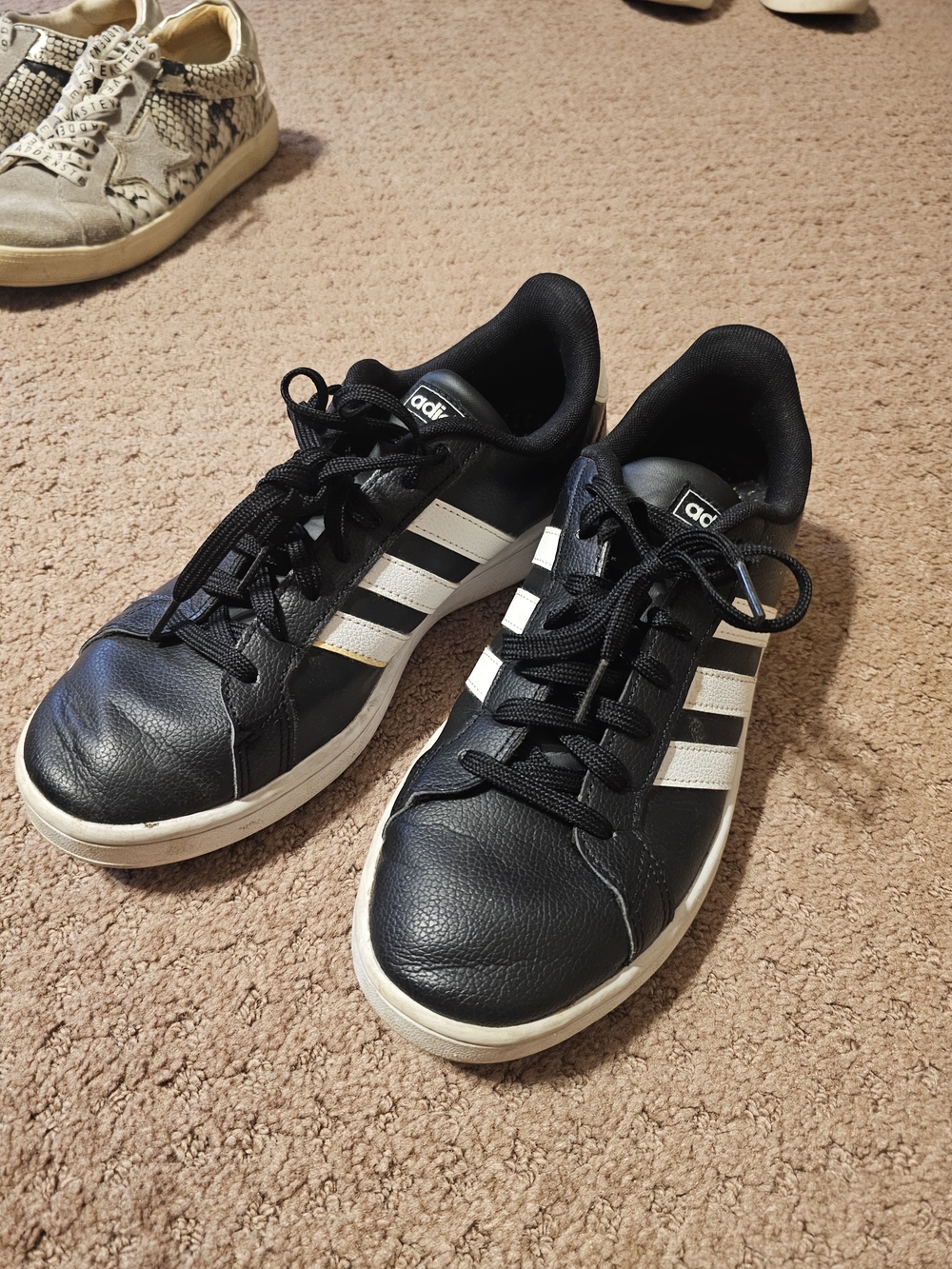 Adidas Men's Black & White Classic Trainer